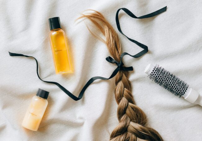 Routine Capillaire Naturelle : 7 Produits Essentiels pour des Cheveux Sains